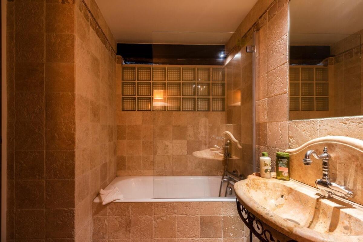 Appartement Charming - Marais Quarter - 6p - 2bdr - Center Of Parijs
